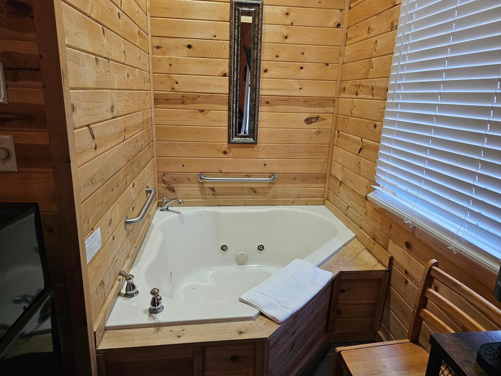 5 Min To Beaver Lake-King Bed-Fire Pit-Jetted Tub #5 Eureka Springs Exterior foto